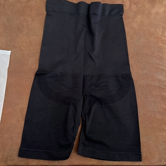 Empetua High-Waisted Shaper Short Sz XL/XXL Black New With Tags - Picture 4 of 9
